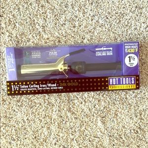Never used 1 1/2 inch Hot Tools curling iron
